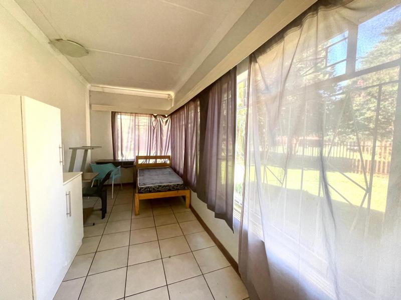 To Let 10 Bedroom Property for Rent in Bult West North West